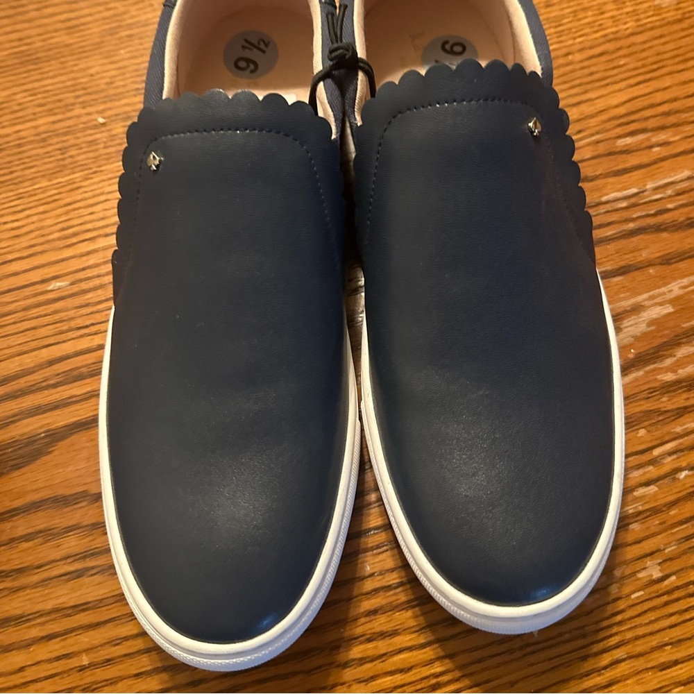 Kate Spade navy blue tennis shoes ￼